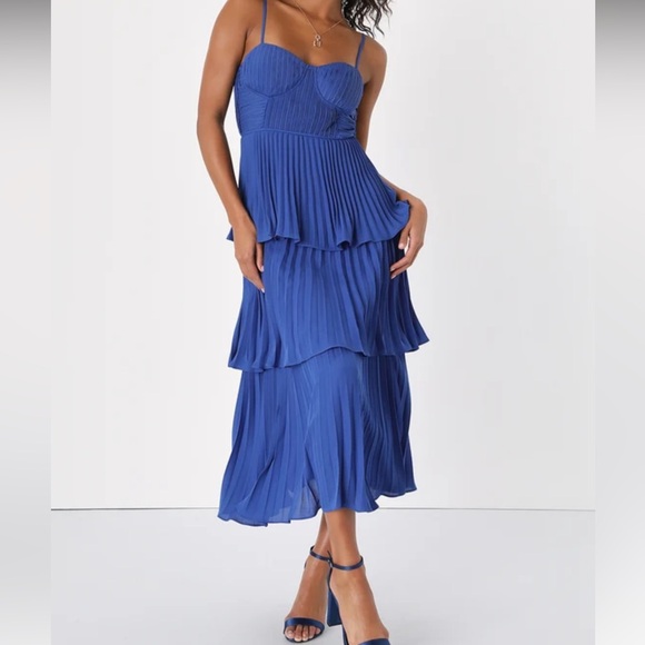 Lulus Dresses & Skirts - Lulu's Blue Pleated Midi Dress